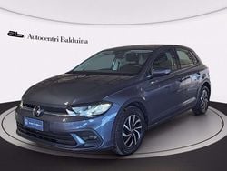 Smoky grey metalizzato Usata 2023 VW Polo Life Tre volumi | 17.500 € (Buon prezzo)