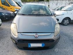 Grigio Usata 2011 Fiat Punto Tre volumi | 2000 € (Super prezzo)