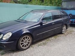 Blu Usata 2004 Mercedes E270 Station wagon | 2000 €