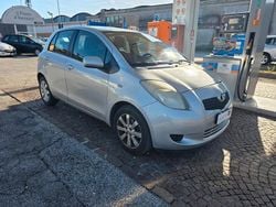 Argento Usata 2007 Toyota Yaris Sol Tre volumi | 2800 € (Buon prezzo)