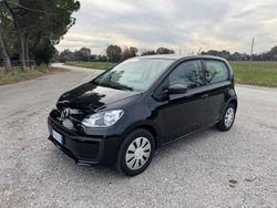 Nero Usata 2018 VW up! high up! Due volumi | 7950 € (Buon prezzo)