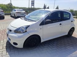 Bianco Usata 2011 Toyota Aygo Connect Style Due volumi | 4500 € (Buon prezzo)