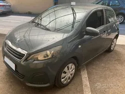 Grigio Usata 2015 Peugeot 108 Active Due volumi | 7990 € (Buon prezzo)
