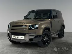 Argento Nuova 2025 Land Rover Defender SE Dynamic SUV | 85.900 € (Molto cara)