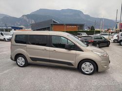 Grigio Usata 2015 Ford Tourneo Monovolume | 13.900 € (Buon prezzo)