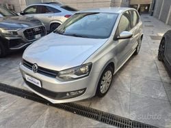 Grigio Usata 2013 VW Polo Comfortline Tre volumi | 4300 € (Ottimo prezzo)