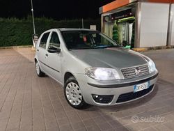 Grigio Usata 2008 Fiat Punto Due volumi | 2000 € (Molto cara)