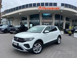 Bianco Nuova 2025 VW T-Cross Style SUV | 29.900 € (Molto cara)