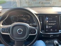 Grigio Usata 2019 Volvo V60 Station wagon | 20.000 € (Buon prezzo)