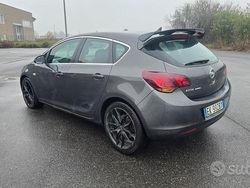Marrone Usata 2011 Opel Astra Cosmo Tre volumi | 4999 € (Cara)