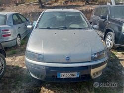 Grigio Usata 2001 Fiat Punto Due volumi | 800 € (Ottimo prezzo)