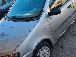 Grigio Usata 2001 Fiat Punto Tre volumi | 1300 € (Buon prezzo)