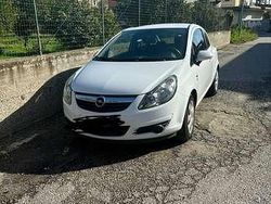 Usata 2010 Opel Corsa Color Edition Tre volumi | 5549 € (Molto cara)