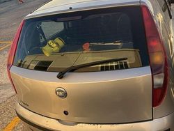 Usata 2006 Fiat Punto Tre volumi | 1800 € (Cara)