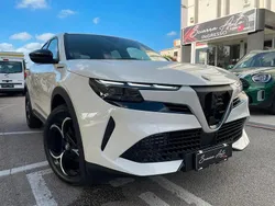 Bianco Nuova 2025 Alfa Romeo Junior Edizione Speciale SUV | 28.700 € (Buon prezzo)