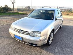 Beige Usata 2003 VW Golf IV Highline Tre volumi | 5900 € (Cara)