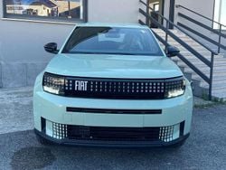 Azzurro acqua Nuova 2025 Fiat Grande Panda Icon Due volumi | 20.200 €