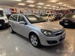 Argento Usata 2006 Opel Astra Enjoy Station wagon | 2200 € (Buon prezzo)