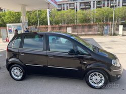 Nero Usata 2011 Lancia Musa Monovolume | 5999 €