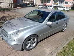 Usata 2003 Mercedes C180 Classic Tre volumi | 4400 € (Buon prezzo)