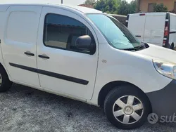 Bianco / pastello Usata 2015 Renault Kangoo Monovolume | 3900 € (Super prezzo)