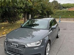 Grigio Usata 2018 Audi A1 Sportback Due volumi | 12.499 € (Super prezzo)