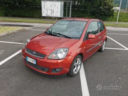 Usata 2006 Ford Fiesta Ambiente Due volumi | 1950 € (Buon prezzo)