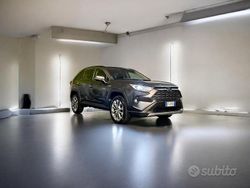Grigio Usata 2021 Toyota RAV4 Hybrid Lounge SUV | 30.400 € (Molto cara)