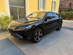 Nero metallizzato Usata 2023 Lamborghini Urus SUV | 259.000 € (Super prezzo)