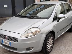 Grigio Usata 2009 Fiat Grande Punto Active Due volumi | 1999 € (Ottimo prezzo)