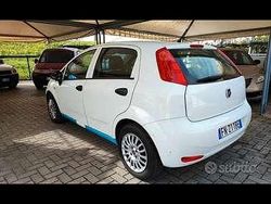 Usata 2018 Fiat Punto Street Tre volumi | 4200 € (Buon prezzo)