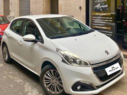 Bianco Usata 2018 Peugeot 208 Allure Due volumi | 7800 € (Buon prezzo)