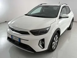 Bianco Usata 2022 Kia Stonic Style SUV | 15.900 € (Buon prezzo)