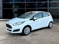Bianco Usata 2013 Ford Fiesta Tre volumi | 5950 € (Buon prezzo)