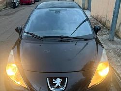 Usata 2007 Peugeot 207 Tre volumi | 1500 € (Ottimo prezzo)