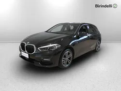 Black sapphire metallizzato Usata 2020 BMW 116 Sport Line Due volumi | 23.000 € (Buon prezzo)