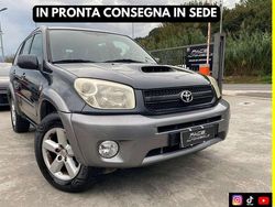 Grigio Usata 2004 Toyota RAV4 SUV | 3900 € (Buon prezzo)