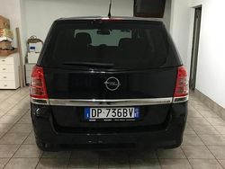 Nero Usata 2008 Opel Zafira Monovolume | 6000 € (Molto cara)