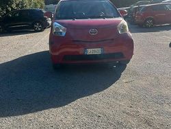 Rosso Usata 2011 Toyota iQ Sol Due volumi | 5600 € (Ottimo prezzo)