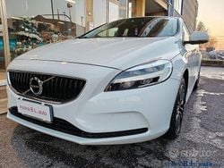 Bianco Usata 2019 Volvo V40 Momentum Tre volumi | 12.300 € (Ottimo prezzo)