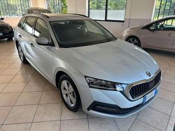Argento Usata 2021 Skoda Octavia Executive Station wagon | 15.900 € (Buon prezzo)