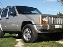 Argento Usata 2000 Jeep Cherokee SUV | 10.200 €