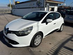 Bianco Usata 2016 Renault Clio IV Tre volumi | 6000 € (Cara)