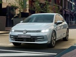 Crystal ice blue metallizzato Nuova 2025 VW Golf VIII Edition Tre volumi | 28.550 € (Buon prezzo)