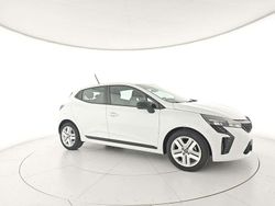 Bianco Nuova 2025 Renault Clio V Evolution Tre volumi | 17.900 € (Buon prezzo)