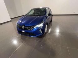 Bianco Nuova 2025 Renault Clio V Evolution Tre volumi | 16.700 € (Ottimo prezzo)