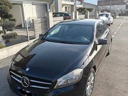 Nero Usata 2014 Mercedes A180 Tre volumi | 6000 € (Super prezzo)