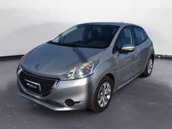 Grigio Usata 2013 Peugeot 208 Active Due volumi | 5900 € (Buon prezzo)