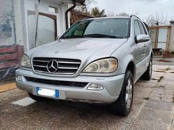 Grigio Usata 2002 Mercedes ML400 SUV | 3500 €