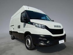 Bianco(met.) Usata 2022 Iveco Daily Tre volumi | 18.800 € (Super prezzo)